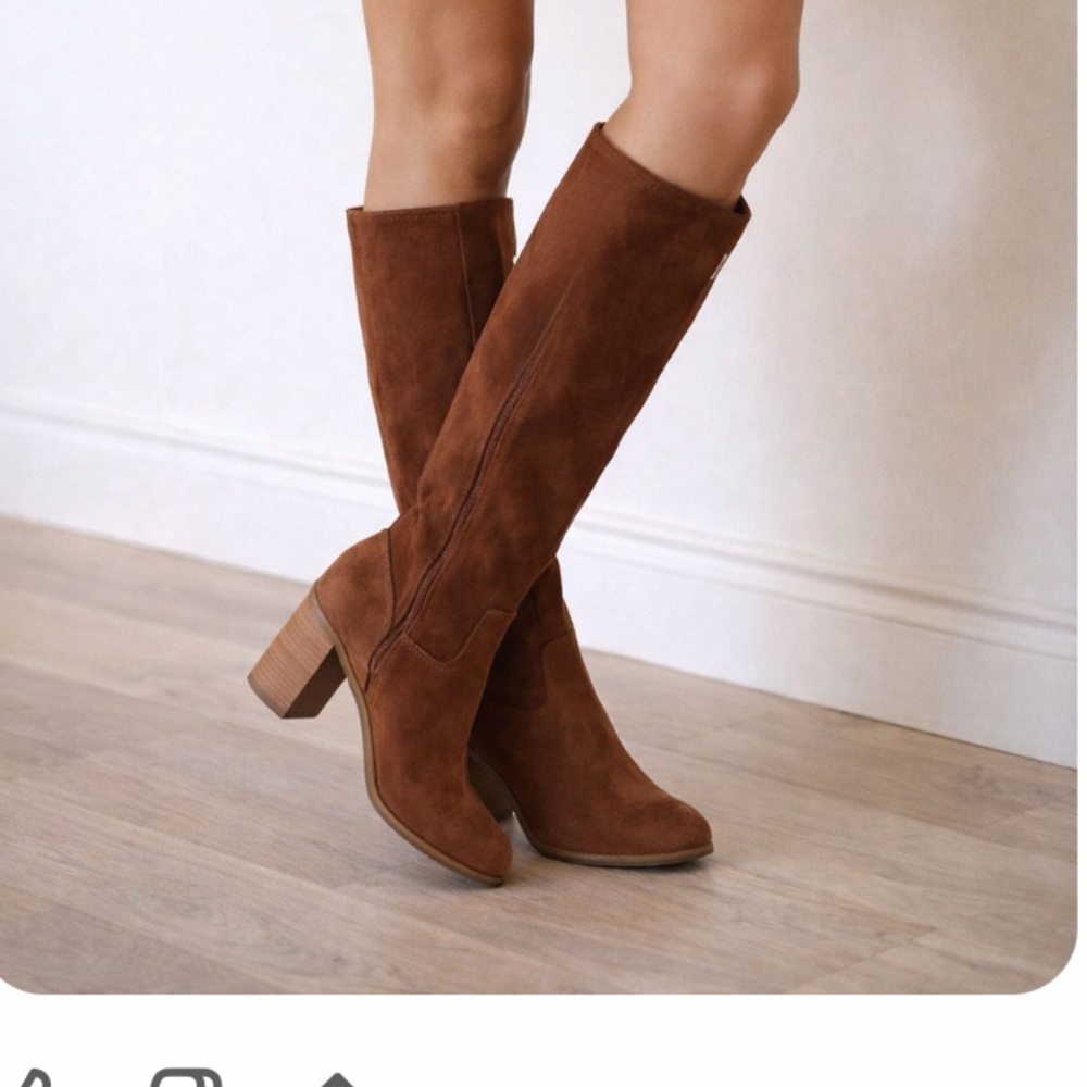 Universal Thread Tan Heeled Boots